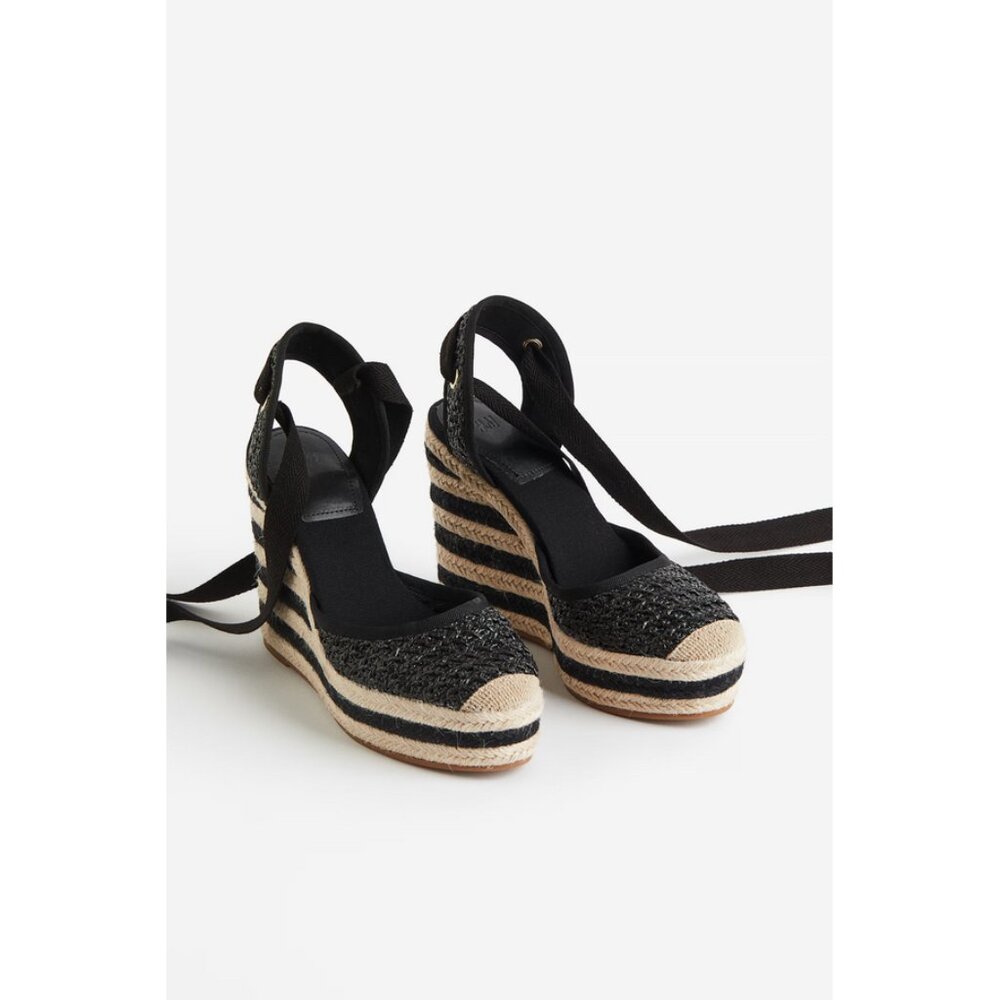 H&M Sz. 6 Black/Cream Striped Wedge-Heeled Espadrilles